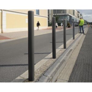 Photo d'un potelet province en inox brossé Procity peint gris fixation scellement