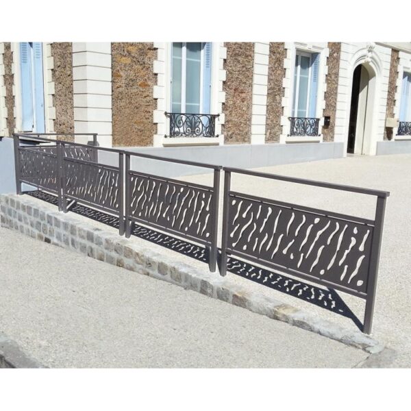 Photo de barrières de ville Venise Procity en acier gris avec tôle décorative 150cm