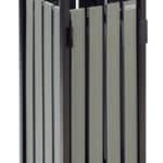 Illustration d'une poubelle cubique acier noir et bois gris sans couvercle, mais ouverte par les côtés