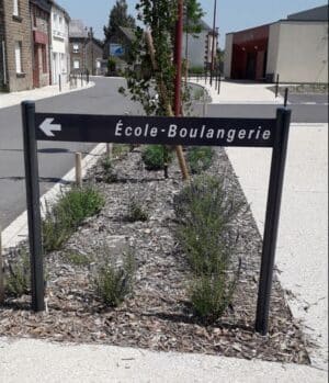 Photo d'une signalétique d'intérêt local anodisé 1 lames