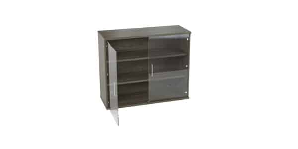 Photo d'une armoire de rangement en bois gris avec portes en verre 2 étagères