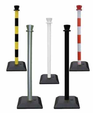 Photo des différentes couleurs de poteaux à chaine en PVC