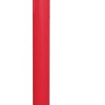 Photo d'un poteau rouge à sangle premium avec sangle à bandes rouges et blanches