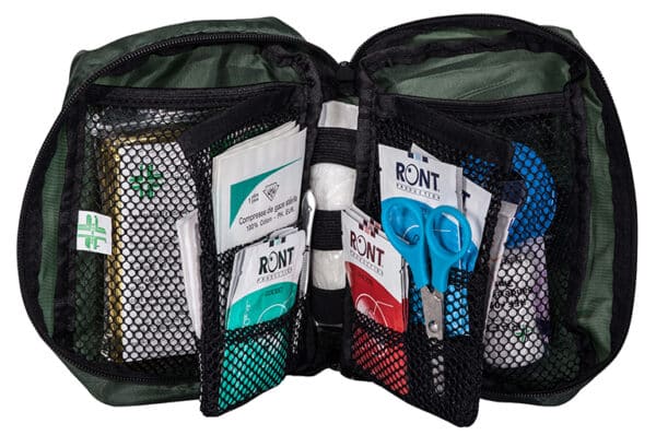Photo du contenu d'une trousse de secours 2/4 personnes