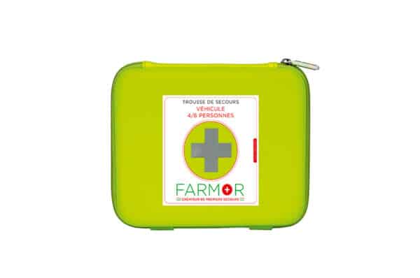 Photo d'une trousse de secours verte véhicule 4/6 personnes