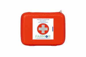Photo d'une trousse de secours rouge bâtiment 4/6 personnes