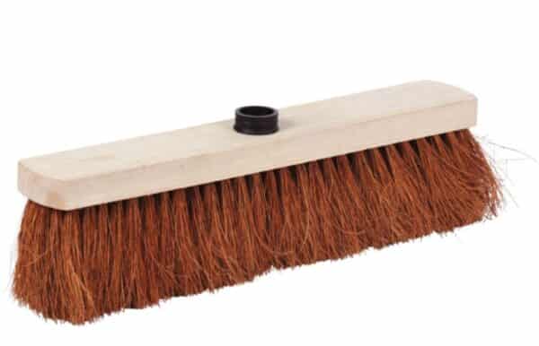 Photo d'un balai coco 380mm semelle en bois avec douille en plastique noir