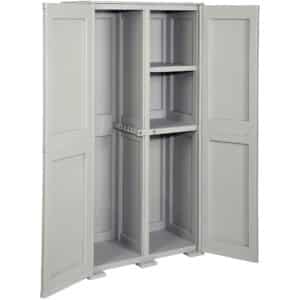 Photo d'une armoire à balai 2 tablettes portes ouvertes