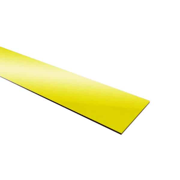 Illustration d'une contremarche en aluminium jaune