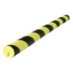 Illustration d'une protection d'arrête en mousse à bandes jaunes et noires