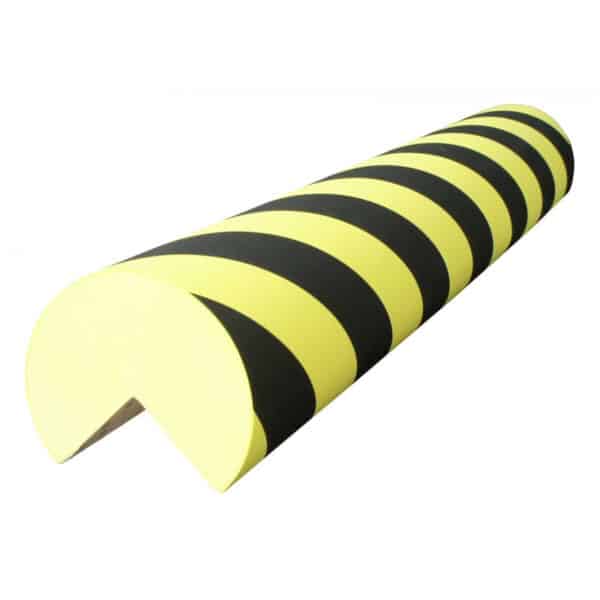 Photo d'une cornière de protection à bandes jaunes et noires