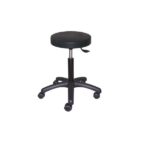 Photo d'un tabouret d'atelier avec roulettes