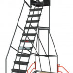 Illustration d'un escabeau roulant 13 marches à immobilisation automatique 150kg