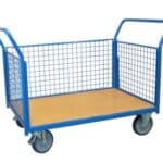Photo d'un chariot professionnel modulable avec habillage grillagé 2 dossiers + 1 ridelle