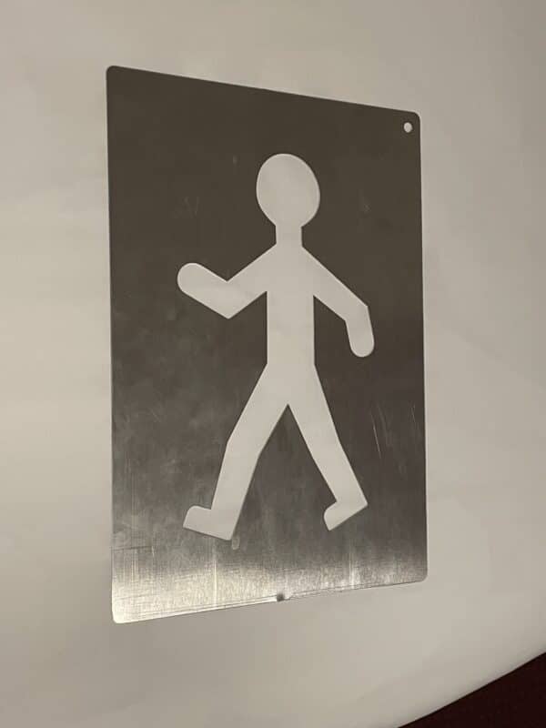 Photo d'un pochoir aluminium d'un personnage