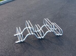 Photo d'un support vélos éco décalé 5 places gris