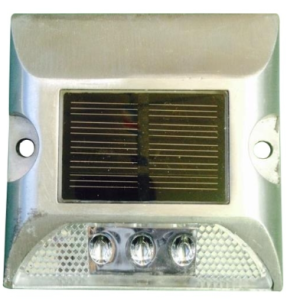 Photo d'un plot routier solaire simple face en aluminium